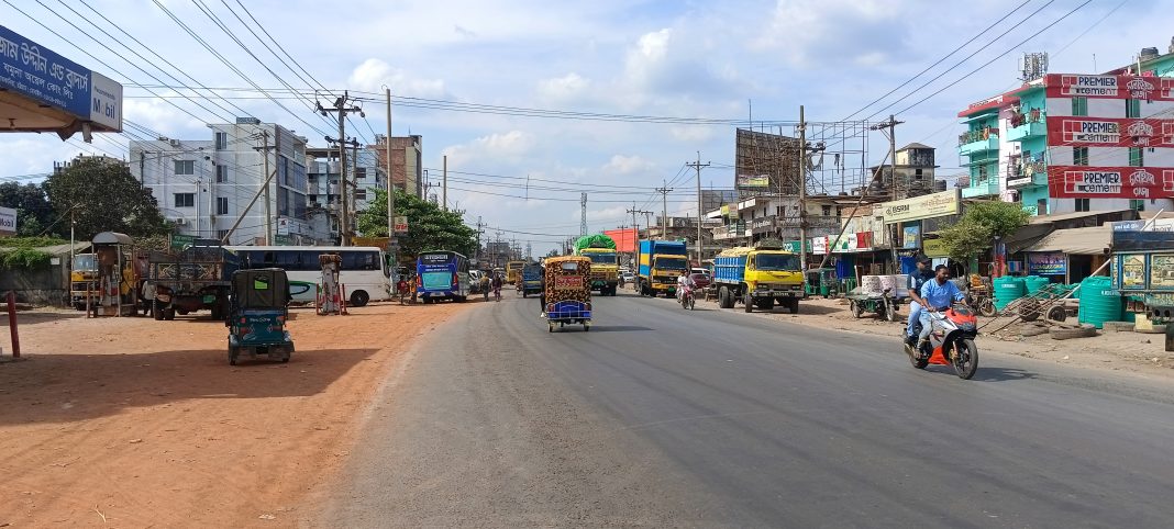 অবশেষে প্রশস্থ হচ্ছে দক্ষিণ চট্টগ্রামের প্রধান সড়ক